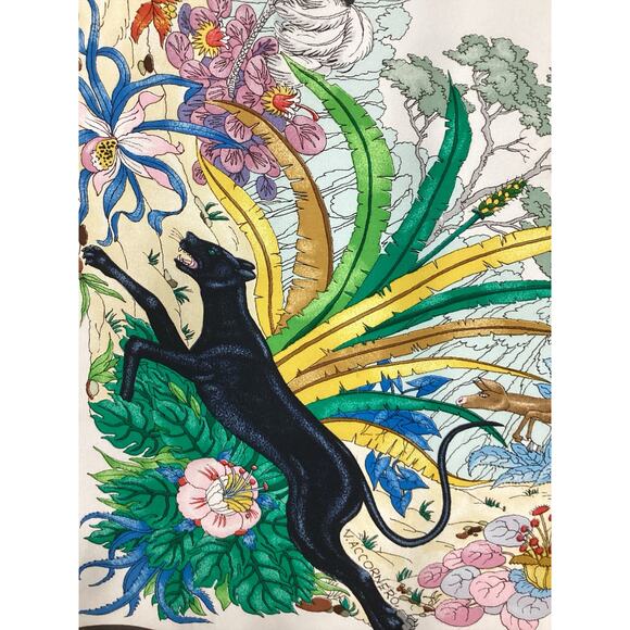 Gucci Scarf Women’s One Size 100% Silk Jungle Animals Motif Multicolor Gorgeous! - Picture 2 of 6